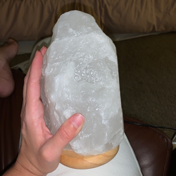 Changing Color Salt Lamp - Picture 13 of 14